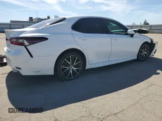 2022 Toyota Camry SE with VIN 4T1G11AK3NU638112, listed as a Copart auction lot 47884225 with 102,727 mi miles and Clean Title. Bid and sale history available at carsss.com. Image 3.