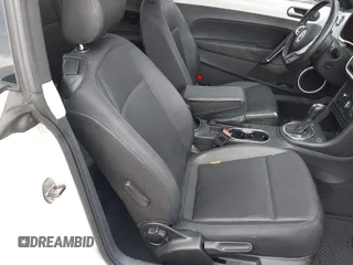 2013 Volkswagen Beetle 2.5L с VIN 3VWJP7AT8DM666427, выставлен на аукционе IAAI как лот 42351089 с пробегом 121 659 миль миль и . История ставок и продаж доступна на DreamBid. Изображение 5.