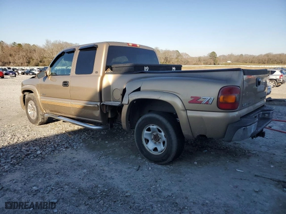 2000 Chevrolet Silverado 1500 LS with VIN 2GCEK19T2Y1200915, listed as a Copart auction lot 46069125 with 330,131 mi miles and Salvage Title. Bid and sale history available at carsss.com. Image 2.