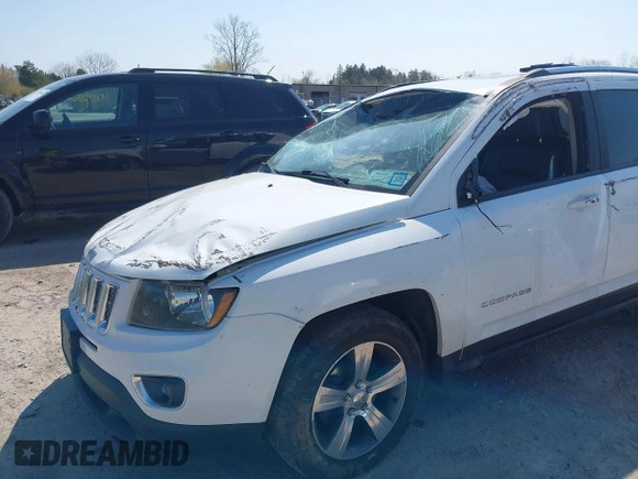 2017 Jeep Compass High Altitude z VIN 1C4NJDEB7HD126672, wystawiony jako IAAI lot #42092628 z przebiegiem 90 386 mil mil oraz . Historia ofert i sprzedaży dostępna na DreamBid. Obrazek 6.