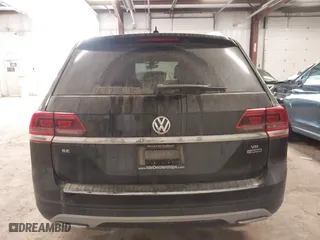 2018 Volkswagen Atlas 3.6L V6 SE with VIN 1V2LR2CA8JC513109, listed as a IAAI auction lot 41820598 with 69,532 mi miles. Bid and sale history available at carsss.com. Image 16.