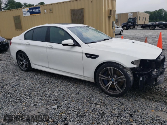 2013 BMW M5 with VIN WBSFV9C59DD096273, listed as a Copart auction lot 64565464 with 122,028 mi miles and Salvage Title. Bid and sale history available at carsss.com. Image 4.