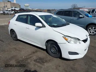 2010 Toyota Matrix with VIN 2T1KU4EE7AC367798, listed as a IAAI auction lot 41761688 with 220,689 mi miles. Bid and sale history available at carsss.com. Image 1.
