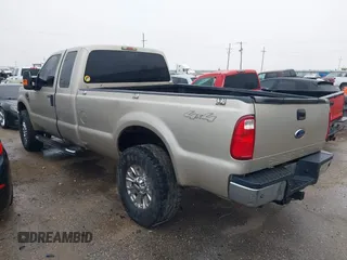 2008 Ford Super Duty F-250 SRW XL with VIN 1FTSX21R28EB92694, listed as a IAAI auction lot 41433945 with 209,613 mi miles. Bid and sale history available at carsss.com. Image 3.