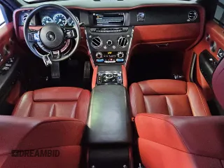 2020 Rolls-Royce Cullinan z VIN SLATV4C09LU114598, wystawiony jako Copart lot #77477184 z przebiegiem 28 391 mil mil oraz Tytuł czysty. Historia ofert i sprzedaży dostępna na DreamBid. Obrazek 8.