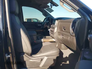 2021 Chevrolet Silverado 1500 LT Trail Boss with VIN 1GCPYFEL8MZ254411, listed as a IAAI auction lot 41313530 with 32,409 mi miles and . Bid and sale history available at DreamBid. Image 5.