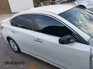 2015 Nissan Altima 2.5 S with VIN 1N4AL3AP8FC160830, listed as a IAAI auction lot 41561952 with 209,134 mi miles. Bid and sale history available at carsss.com. Image 14.