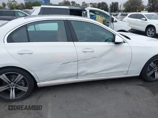 2025 Mercedes-Benz C 300 z VIN W1KAF4HB7SR250324, wystawiony jako IAAI lot #42404658 z przebiegiem 9 117 mil mil oraz . Historia ofert i sprzedaży dostępna na DreamBid. Obrazek 13.