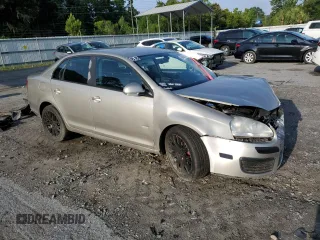 2005 Volkswagen Jetta 2.5L with VIN 3VWRF71K55M633965, listed as a Copart auction lot 58065205 with 131,424 mi miles and Salvage title. Bid and sale history available at DreamBid. Image 4.