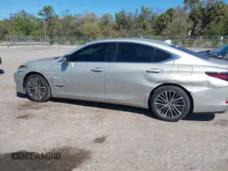 2024 Lexus ES with VIN 58ADZ1B16RU164902, listed as a IAAI auction lot 41783114 with 18,857 mi miles. Bid and sale history available at carsss.com. Image 15.