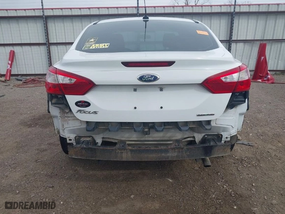 2013 Ford Focus S with VIN 1FADP3E29DL352044, listed as a IAAI auction lot 41771886 with NaN miles. Bid and sale history available at carsss.com. Image 16.