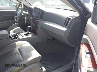 2006 Jeep Grand Cherokee Limited with VIN 1J4HR58296C114768, listed as a IAAI auction lot 42080086 with 193,446 mi miles. Bid and sale history available at carsss.com. Image 5.
