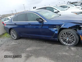 2019 BMW 5 Series 530e iPerformance with VIN WBAJA9C59KB389898, listed as a IAAI auction lot 41479595 with 90,965 mi miles. Bid and sale history available at carsss.com. Image 13.