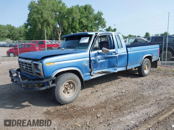 1985 Ford F-250 z VIN 1FTHX25L8FKA37064, wystawiony jako IAAI lot #42373947 z przebiegiem 12 428 mil mil oraz . Historia ofert i sprzedaży dostępna na DreamBid. Obrazek 17.