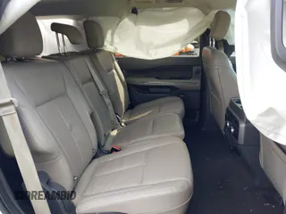 2019 Ford Expedition XLT z VIN 1FMJU1HT1KEA67317, wystawiony jako IAAI lot #42067277 z przebiegiem 88 382 mil mil oraz . Historia ofert i sprzedaży dostępna na DreamBid. Obrazek 8.
