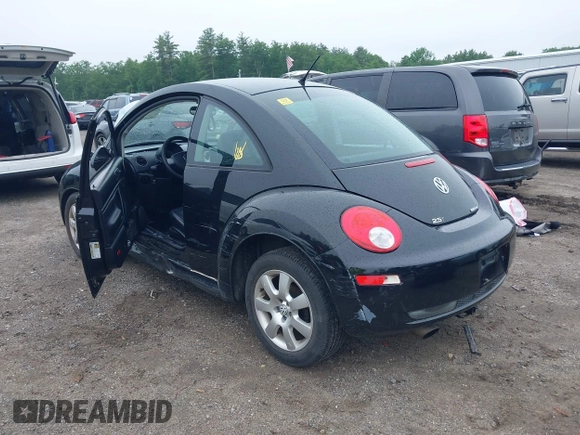 2010 Volkswagen Beetle with VIN 3VWPG3AG2AM016977, listed as a IAAI auction lot 42464694 with 151,698 mi miles and . Bid and sale history available at DreamBid. Image 3.
