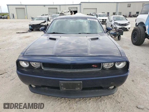 2013 Dodge Challenger R/T z VIN 2C3CDYBT9DH585965, wystawiony jako Copart lot #52995875 z przebiegiem 131 456 mil mil oraz Szkoda całkowita • Salvage title. Historia ofert i sprzedaży dostępna na DreamBid. Obrazek 5.