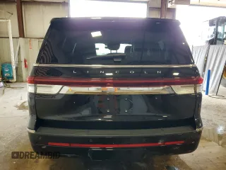 2024 Lincoln Navigator Reserve z VIN 5LMJJ3LG8REL11292, wystawiony jako Copart lot #57487925 z przebiegiem 29 200 mil mil oraz Szkoda całkowita • Salvage title. Historia ofert i sprzedaży dostępna na DreamBid. Obrazek 6.
