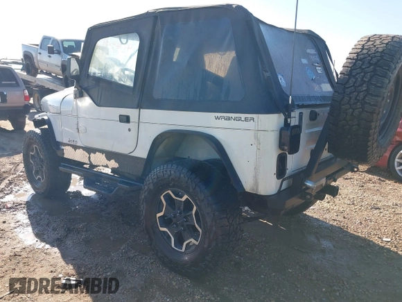 1992 Jeep Wrangler with VIN 2J4FY29S3NJ546994, listed as a IAAI auction lot 41765343 with 191,215 mi miles. Bid and sale history available at carsss.com. Image 3.