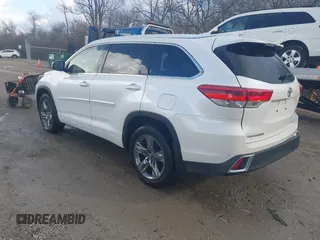 2017 Toyota Highlander Limited with VIN 5TDDZRFH7HS446499, listed as a IAAI auction lot 41681302 with 89,055 mi miles and . Bid and sale history available at DreamBid. Image 3.