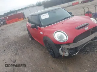2015 MINI Hardtop S z VIN WMWXP7C52F2A60126, wystawiony jako IAAI lot #41537299 z przebiegiem 72 576 mil mil oraz . Historia ofert i sprzedaży dostępna na DreamBid. Obrazek 1.