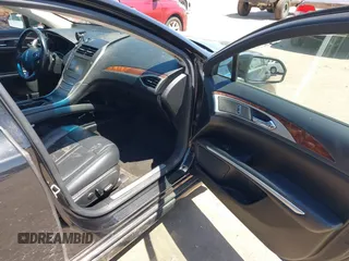 2015 Lincoln MKZ with VIN 3LN6L2J96FR625761, listed as a IAAI auction lot 42235387 with 132,183 mi miles and . Bid and sale history available at DreamBid. Image 5.