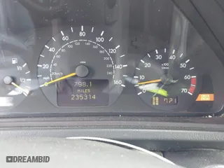 2003 Mercedes-Benz CLK-Class 3.2L with VIN WDBLK65G13T138714, listed as a IAAI auction lot 41667330 with 235,314 mi miles. Bid and sale history available at carsss.com. Image 7.