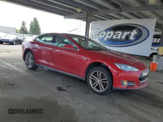 2013 Tesla Model S with VIN 5YJSA1DN9DFP09597, listed as a Copart auction lot 60174125 with 138,668 mi miles and Clean title. Bid and sale history available at DreamBid. Image 4.