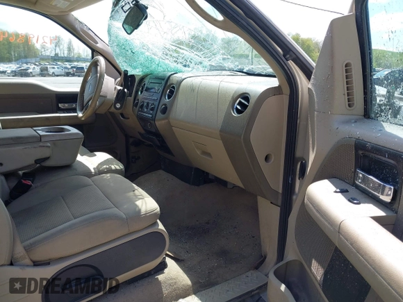 2008 Ford F-150 STX с VIN 1FTRX14W58FC30245, выставлен на аукционе IAAI как лот 42198644 с пробегом Не указан миль и . История ставок и продаж доступна на DreamBid. Изображение 5.