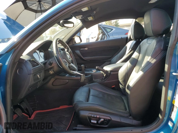 2018 BMW M2 z VIN WBS1J5C5XJVD36759, wystawiony jako Copart lot #81951654 z przebiegiem 41 701 mil mil oraz Szkoda całkowita • Salvage title. Historia ofert i sprzedaży dostępna na DreamBid. Obrazek 7.