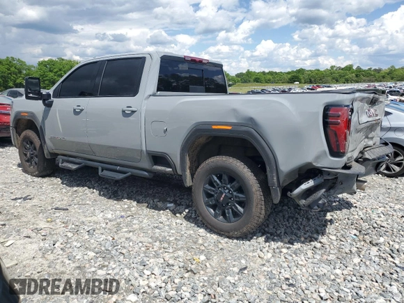 2025 GMC Sierra 2500HD AT4 z VIN 1GT4UPEY0SF206593, wystawiony jako Copart lot #52699045 z przebiegiem 5 036 mil mil oraz Szkoda całkowita • Salvage title. Historia ofert i sprzedaży dostępna na DreamBid. Obrazek 2.