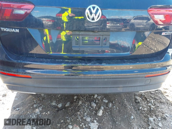 2020 Volkswagen Tiguan S with VIN 3VV0B7AXXLM080652, listed as a IAAI auction lot 41379678 with 46,330 mi miles and . Bid and sale history available at DreamBid. Image 18.