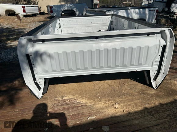 2024 GMC Sierra 1500 with VIN TN2025BED11, listed as a Copart auction lot 51763405 with Not Provided miles and Clean Title. Bid and sale history available at DreamBid. Image 5.