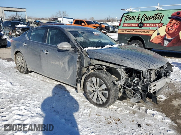 2019 Nissan Altima SL with VIN 1N4BL4EV4KC245743, listed as a Copart auction lot 45408385 with 67,765 mi miles and Salvage Title. Bid and sale history available at DreamBid. Image 4.