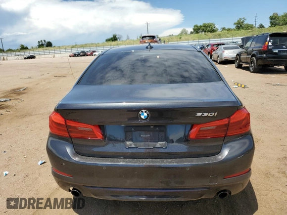 2018 BMW 5 Series 530i z VIN WBAJA5C51JWA37594, wystawiony jako Copart lot #63375575 z przebiegiem 139 974 mil mil oraz Czysty tytuł • Clean title. Historia ofert i sprzedaży dostępna na DreamBid. Obrazek 6.