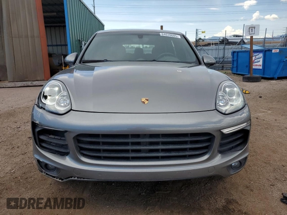 2016 Porsche Cayenne z VIN WP1AA2A21GKA10062, wystawiony jako Copart lot #64639685 z przebiegiem 52 962 mil mil oraz Szkoda całkowita • Salvage title. Historia ofert i sprzedaży dostępna na DreamBid. Obrazek 5.