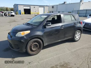 2009 Scion xD z VIN JTKKU10409J036101, wystawiony jako Copart lot #55627675 z przebiegiem 129 391 mil mil oraz Szkoda całkowita • Salvage title. Historia ofert i sprzedaży dostępna na DreamBid. Obrazek 1.