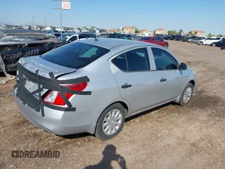 2014 Nissan Versa SV z VIN 3N1CN7AP4EL844350, wystawiony jako IAAI lot #42201655 z przebiegiem 133 117 mil mil oraz . Historia ofert i sprzedaży dostępna na DreamBid. Obrazek 4.