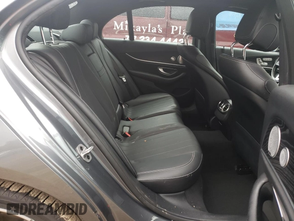 2019 Mercedes-Benz E-Class E 300 with VIN WDDZF4KB7KA631407, listed as a Copart auction lot 57338172 with 31,343 mi miles. Bid and sale history available at carsss.com. Image 6.