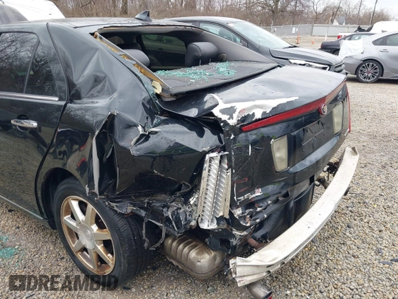 2011 Cadillac STS RWD z VIN 1G6DW6ED8B0159384, wystawiony jako IAAI lot #41840796 z przebiegiem 209 953 mil mil oraz . Historia ofert i sprzedaży dostępna na DreamBid. Obrazek 18.