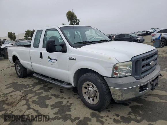 2005 Ford Super Duty F-250 XL with VIN 1FTSX20545EC77319, listed as a Copart auction lot 85837724 with 207,605 mi miles and Clean Title. Bid and sale history available at carsss.com. Image 4.