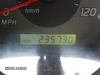 2002 Nissan Frontier XE z VIN 1N6ED26Y42C364634, wystawiony jako IAAI lot #42664934 z przebiegiem 235 730 mil mil oraz . Historia ofert i sprzedaży dostępna na DreamBid. Obrazek 7.