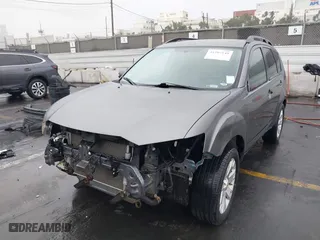 2011 Mitsubishi Outlander SE with VIN JA4AS3AW9BU031367, listed as a IAAI auction lot 41205148 with 160,252 mi miles. Bid and sale history available at carsss.com. Image 6.