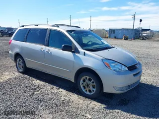 2004 Toyota Sienna LE with VIN 5TDBA23C64S006444, listed as a IAAI auction lot 41885031 with 204,845 mi miles. Bid and sale history available at carsss.com. Image 1.