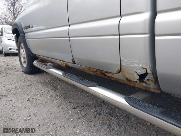 2001 Dodge Ram 1500 with VIN 3B7HC13Y21G785412, listed as a IAAI auction lot 41845813 with 222,246 mi miles. Bid and sale history available at carsss.com. Image 17.
