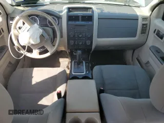 2011 Ford Escape XLS с VIN 1FMCU0C70BKB97667, выставлен на аукционе Copart как лот 52709365 с пробегом 140 582 миль миль и Списание • Salvage title. История ставок и продаж доступна на DreamBid. Изображение 8.