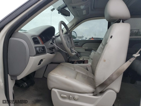 2013 Chevrolet Avalanche LTZ with VIN 3GNMCGE0XDG368091, listed as a Copart auction lot 73945984 with 0 mi miles and Salvage Title. Bid and sale history available at carsss.com. Image 7.