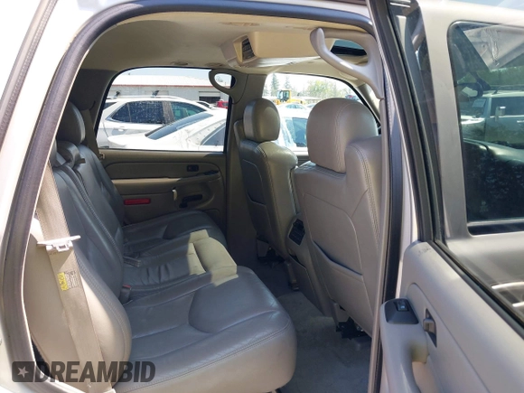2004 Chevrolet Tahoe LS with VIN 1GNEK13Z84J232031, listed as a IAAI auction lot 42073698 with 193,889 mi miles. Bid and sale history available at carsss.com. Image 8.