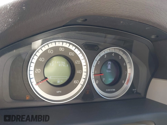 2012 Volvo XC70 T6 with VIN YV4902BZ1C1127334, listed as a IAAI auction lot 42140359 with 214,196 mi miles and . Bid and sale history available at DreamBid. Image 7.