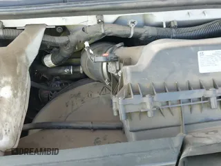 2019 Chevrolet Express Cargo z VIN 1GCWGAFP6K1204248, wystawiony jako IAAI lot #42567349 z przebiegiem 223 493 mil mil oraz . Historia ofert i sprzedaży dostępna na DreamBid. Obrazek 24.